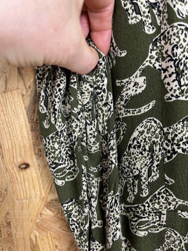 Nadčasové šaty Other Stories s podílem viskozy