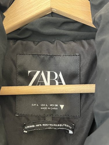 Prošívaná bunda ZARA 100 % polyester