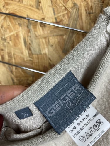 Vlněná sukně Geiger 100 % vlna
