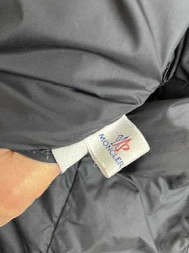 Péřový kabát MONCLER 100 % polyamid