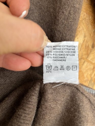 Vlněný svetr Paul Kehl 40 % merino vlna 10 % kašmír