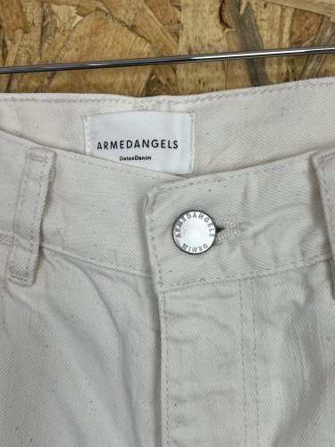 Kraťasy Armedangels 90 % bio bavlna