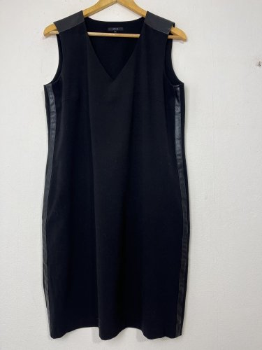 Pouzdrové šaty OPUS 63 % polyester 33 % viskoza