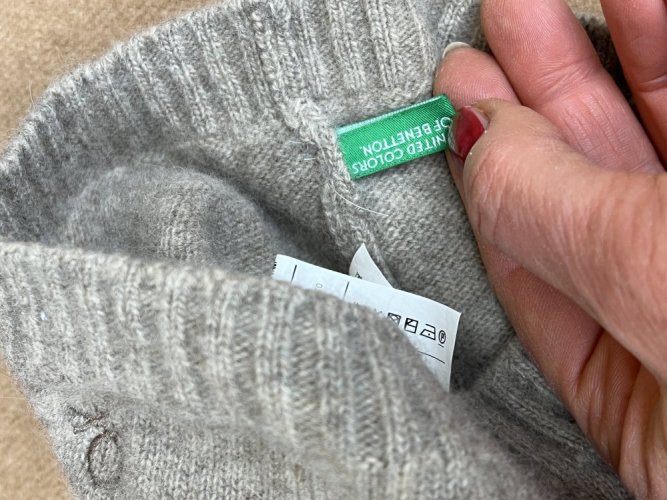 Zimní čepice Benetton 70 % vlna 10 % angora