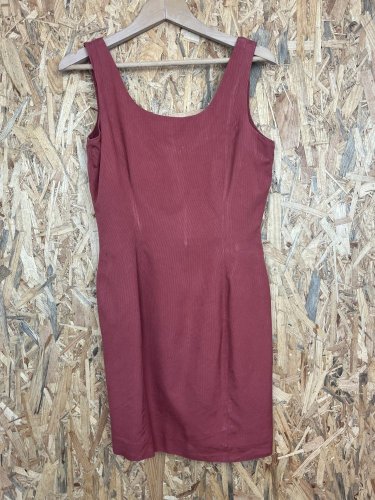 Hedvábné šaty The Limited 100 % hedvábí