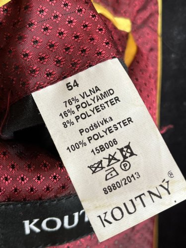 Vlněný kabát Koutný 76 % vlna