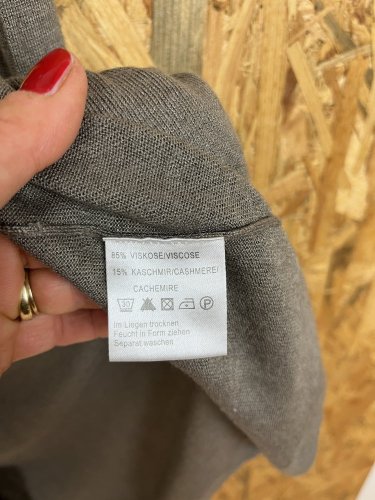 Prodloužený kardigan Made in Italy 85 % viskoza 15 % kašmír