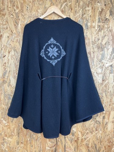 Luxusní pončo Made in Norway 90 % vlna 10 % kašmír