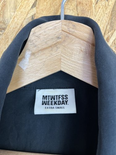 Prodloužená košile Weekday 100 % modal