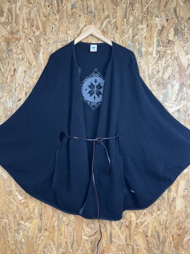 Luxusní pončo Made in Norway 90 % vlna 10 % kašmír