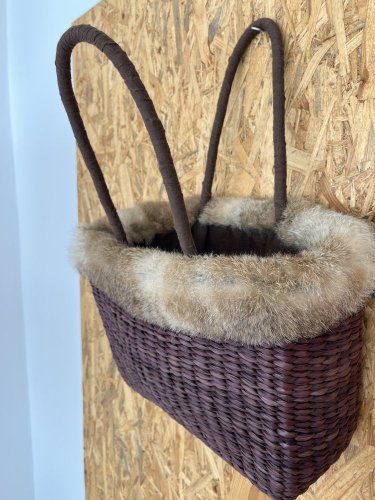 Proutěný košík Handmade 100 % pravá kožešina