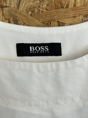 Letní šaty Hugo Boss s podílem bavlny a elastanu