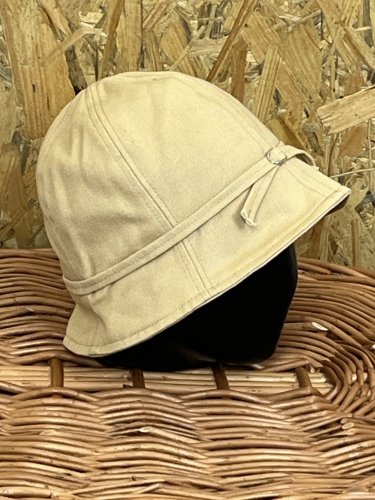 Přírodní klobouk H&M s podílem bavlny a lnu