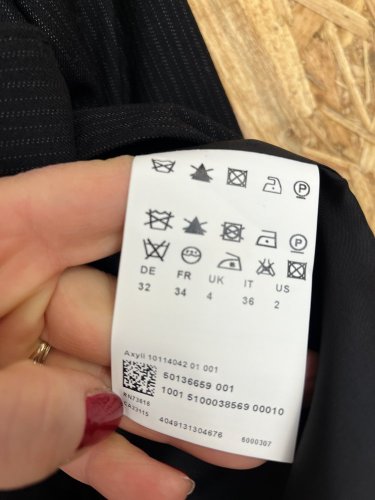 Sako Hugo Boss 34 % viskoza