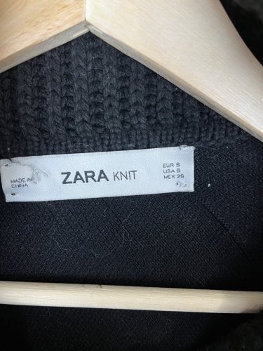 Nadčasový přehoz ZARA s podílem vlny a polyamidu