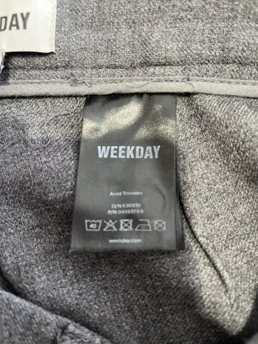 Široké kalhoty Weekday 65 % poylester 33 % viskoza