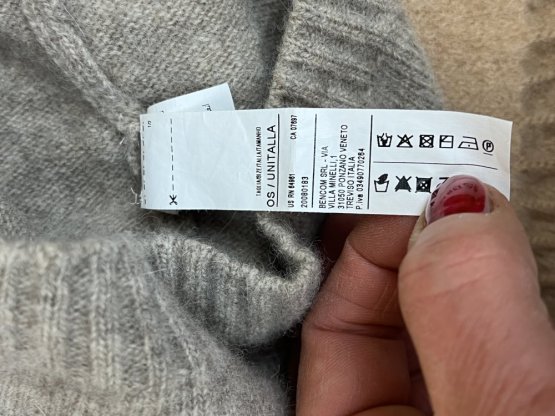 Zimní čepice Benetton 70 % vlna 10 % angora