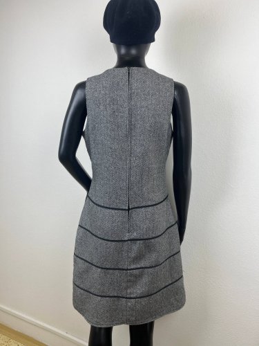 Nadčasové vlněné šaty Xanaka s podílem vlny a polyesteru