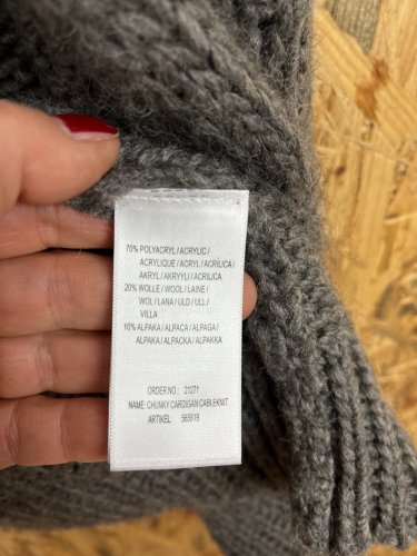 Prodloužený kardigan Vanilia 20 % vlna 10 % alpaka