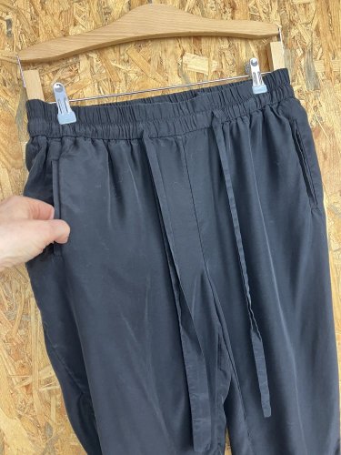 Široké kalhoty Other Stories 52 % viskoza 48 % cupro