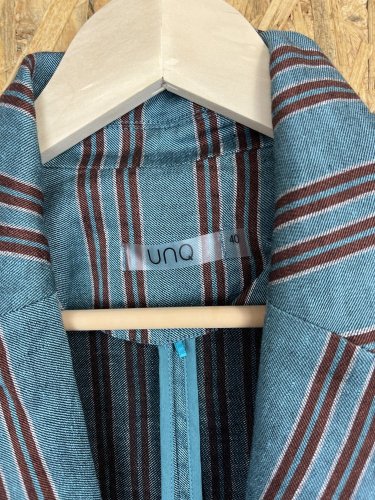 Nadčasové sako UNQ 52 % len 48 % viskoza