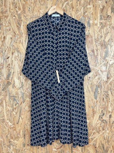 Šaty Mango s podílem viskozy a polyamidu