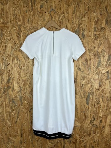 Šaty ZARA 62 % polyester 32 % viskoza