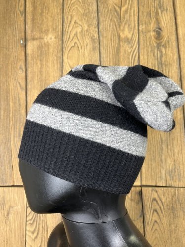 Dětská recyklovaná čepice Handmade s podílem vlny a kašmíru
