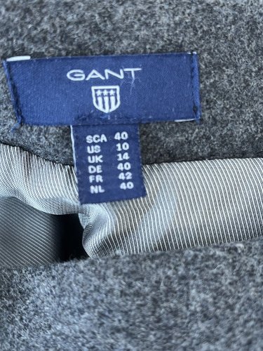 Vlněná sukně GANT 55 % vlna