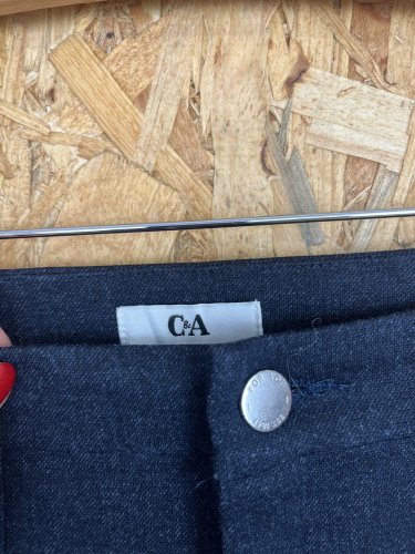 Kalhoty C&A s podílem polyamidu a viskozy