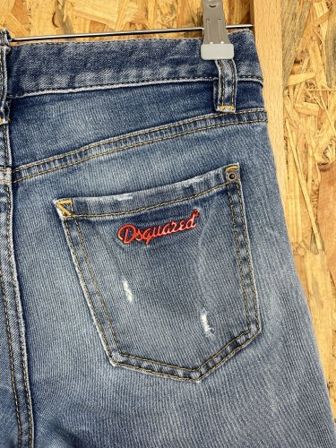 Riflové kraťasy Dsquared2 s podílem bavlny a elastanu