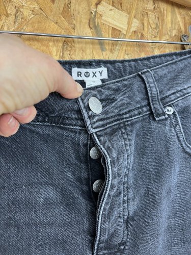 Džíny ROXY s podílem bavlny a elastanu