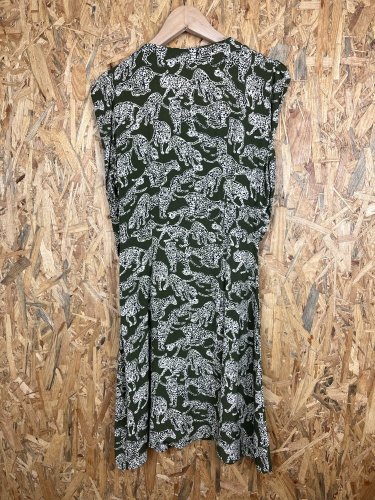 Nadčasové šaty Other Stories s podílem viskozy