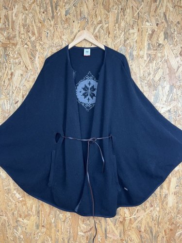 Luxusní pončo Made in Norway 90 % vlna 10 % kašmír