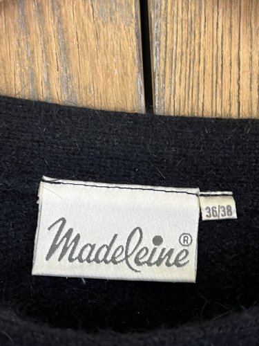 Vlněný svetr Madeleine 70 % vlna 20 % angora