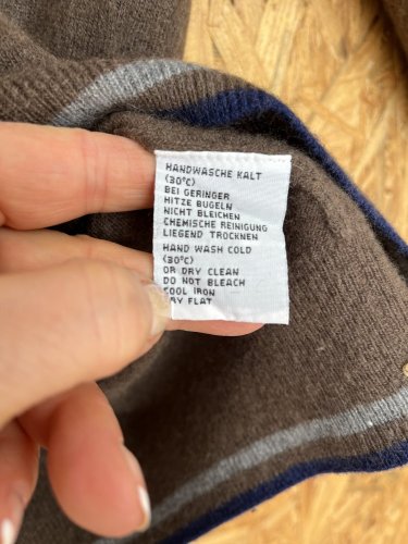 Vlněný svetr Paul Kehl 40 % merino vlna 10 % kašmír