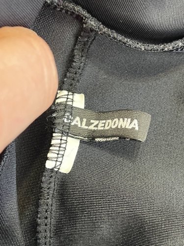 Legíny Calzedonia s podílem viksozy a polyamidu