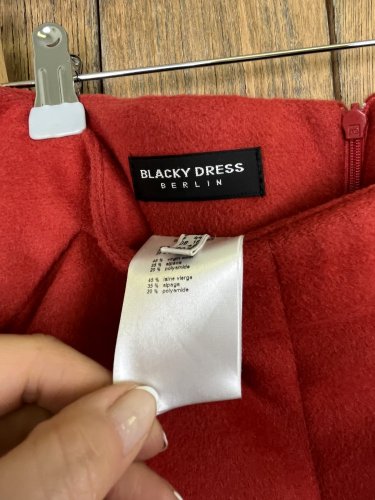 Luxusní sukně Blacky Dress 45 % vlna 35 % alpaka