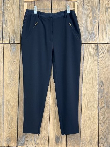 Luxusní kalhoty HOFMANN Copenhagen 97 % polyester a lem kolem pasu 100 % hedvábí