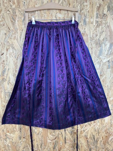 Hedvábná zástěra Made in Italy 100 % hedvábí