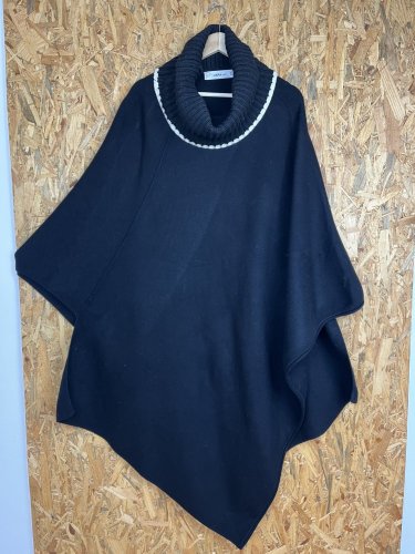 Nadčasový přehoz ZARA s podílem vlny a polyamidu