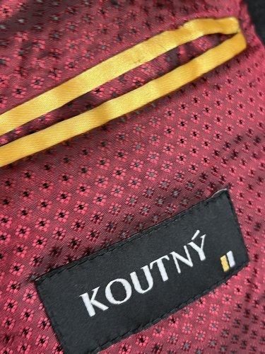 Vlněný kabát Koutný 76 % vlna