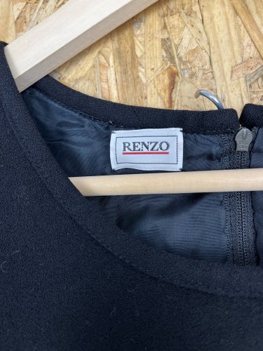 Pouzdrové šaty Renzo s podílem vlny a polyamidu