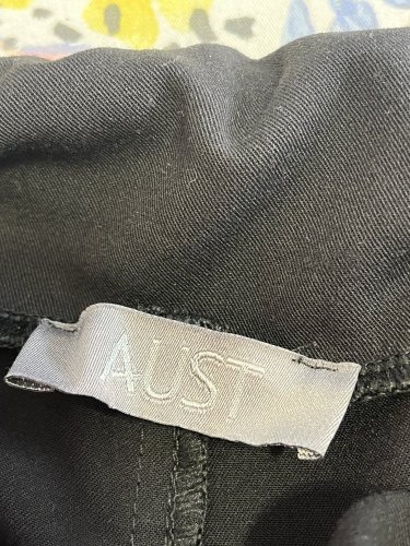 Teplákové kalhoty Aust s podílem bavlny a elastanu