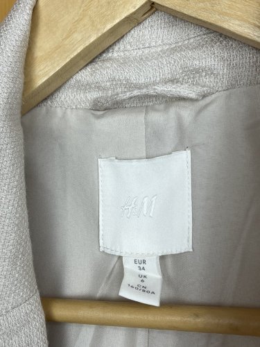 Prodloužené sako H&M s podílem lnu a bavlny