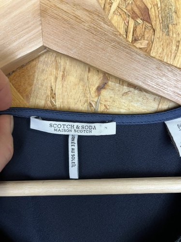 Nadčasové šaty Scotch&Soda s podílem viskozy a polyesteru