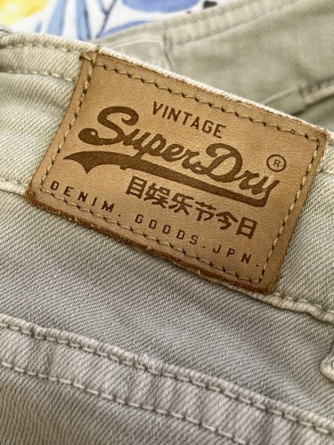 Kalhoty s laclem Superdry 98 % bavlna