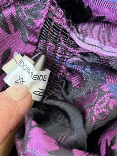 Hedvábná zástěra Made in Italy 100 % hedvábí