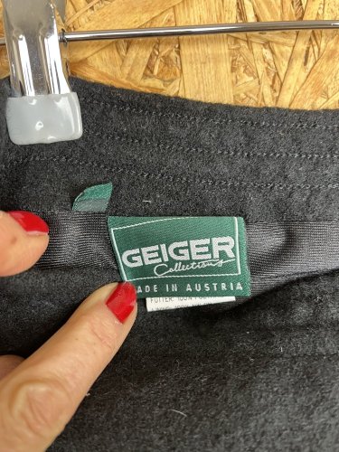 Dlouhá sukně Geiger 100 % vlna