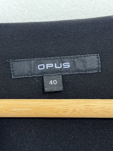 Pouzdrové šaty OPUS 63 % polyester 33 % viskoza